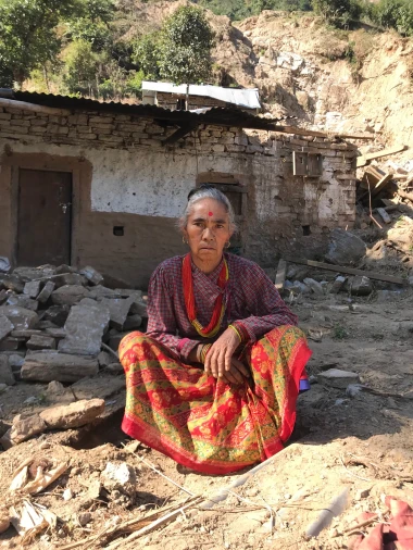 नेपालमा पहिरो पीडितहरुलाई सहयोग 